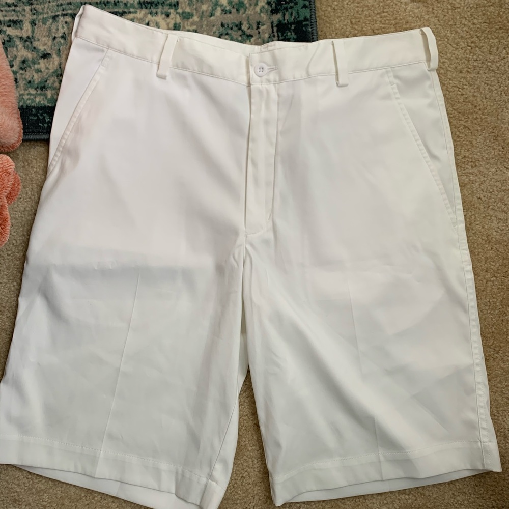 Men’s Nike Golf dri-fit shorts, size 32